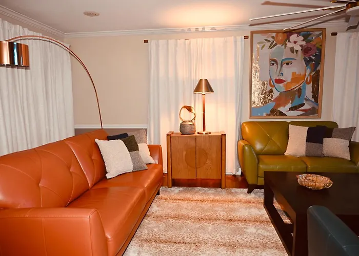 Дом отдыха Welcome To Your Cozy Cornered House! Декейтер