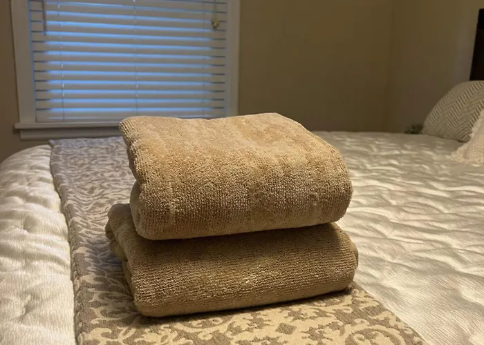 Дом отдыха Welcome To Your Cozy Cornered House!
